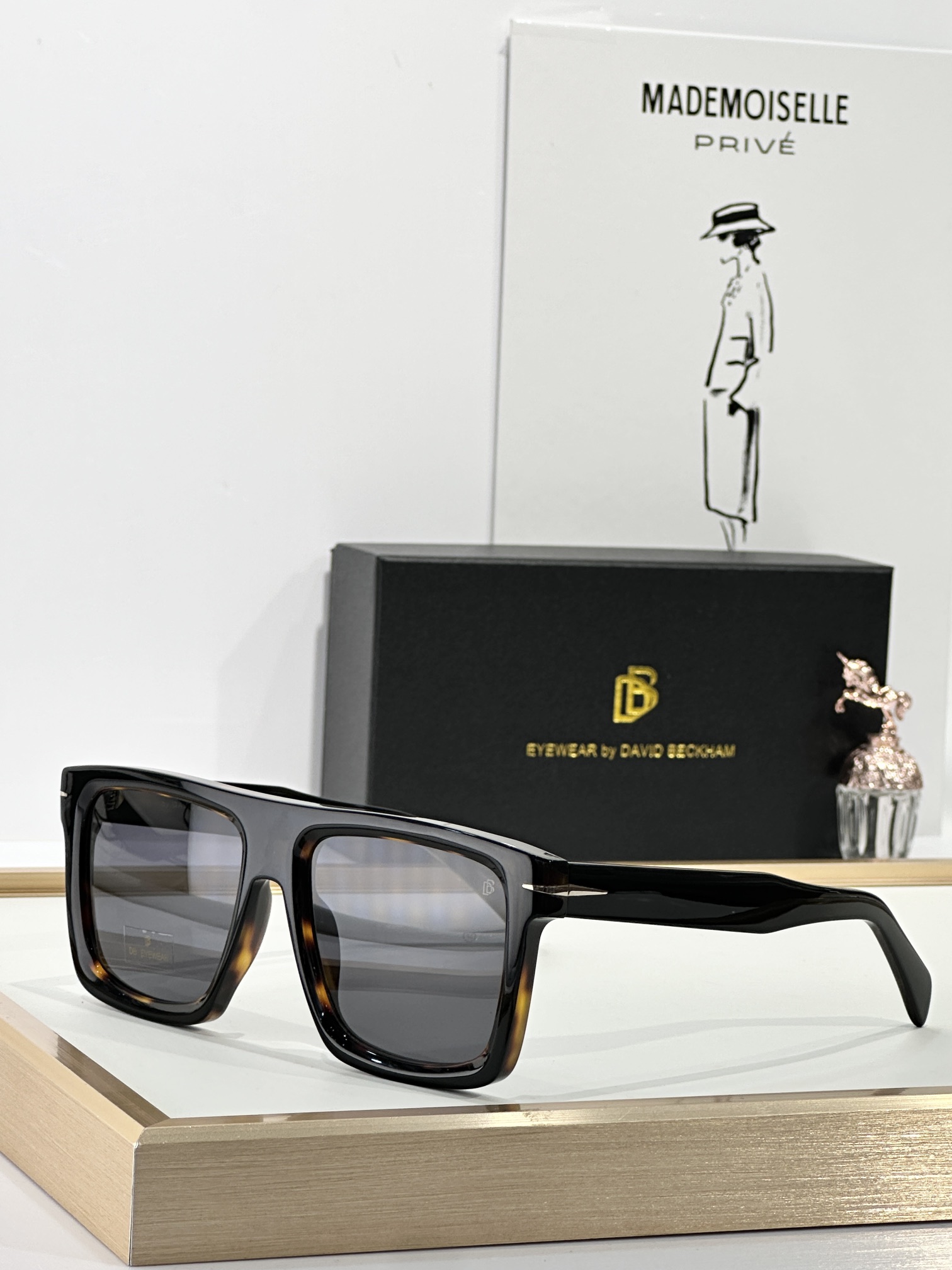  DAVID BECKHAM
MOD：DB 7134/S
Size：56口18 145
