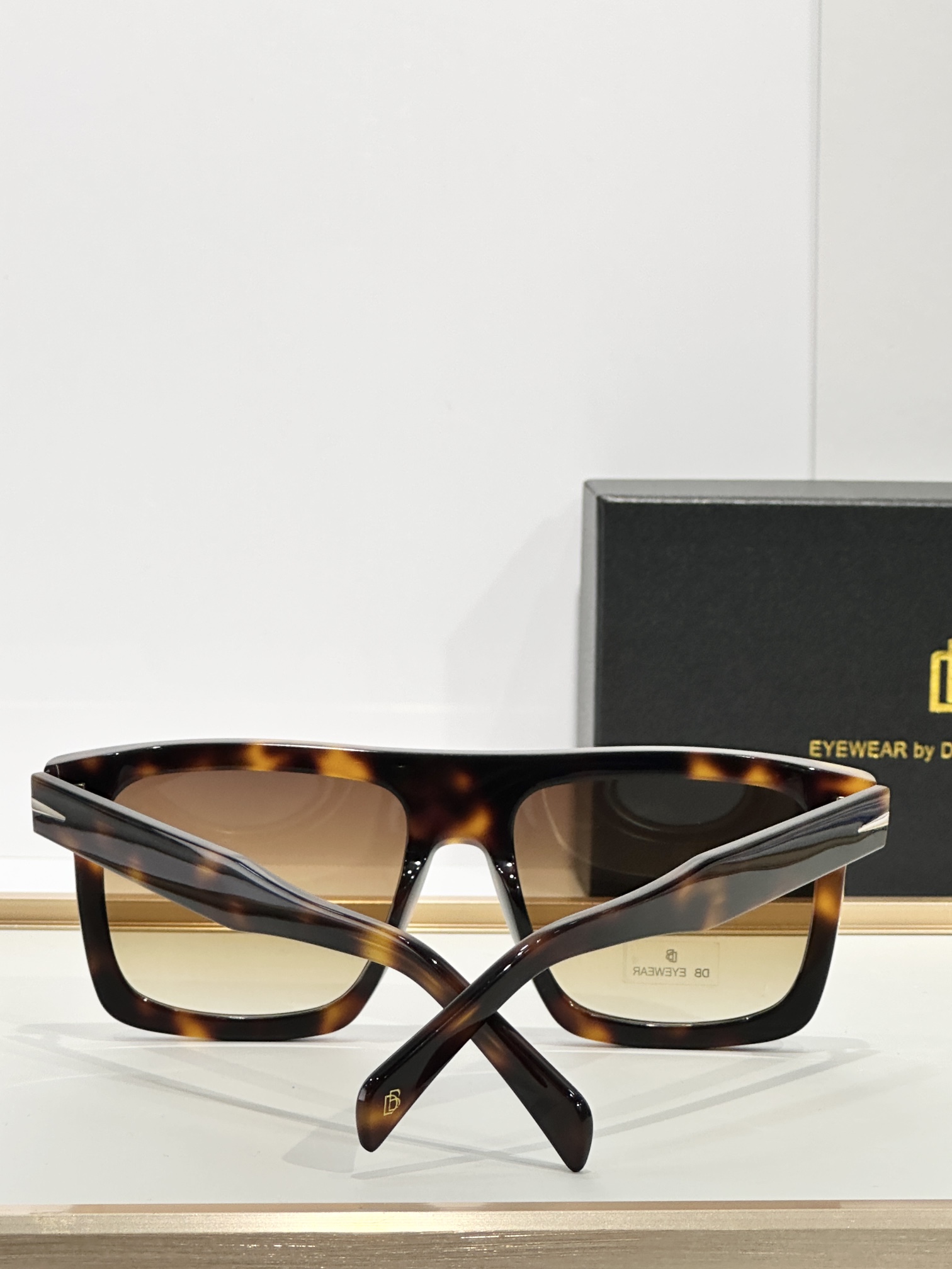  DAVID BECKHAM
MOD：DB 7134/S
Size：56口18 145
