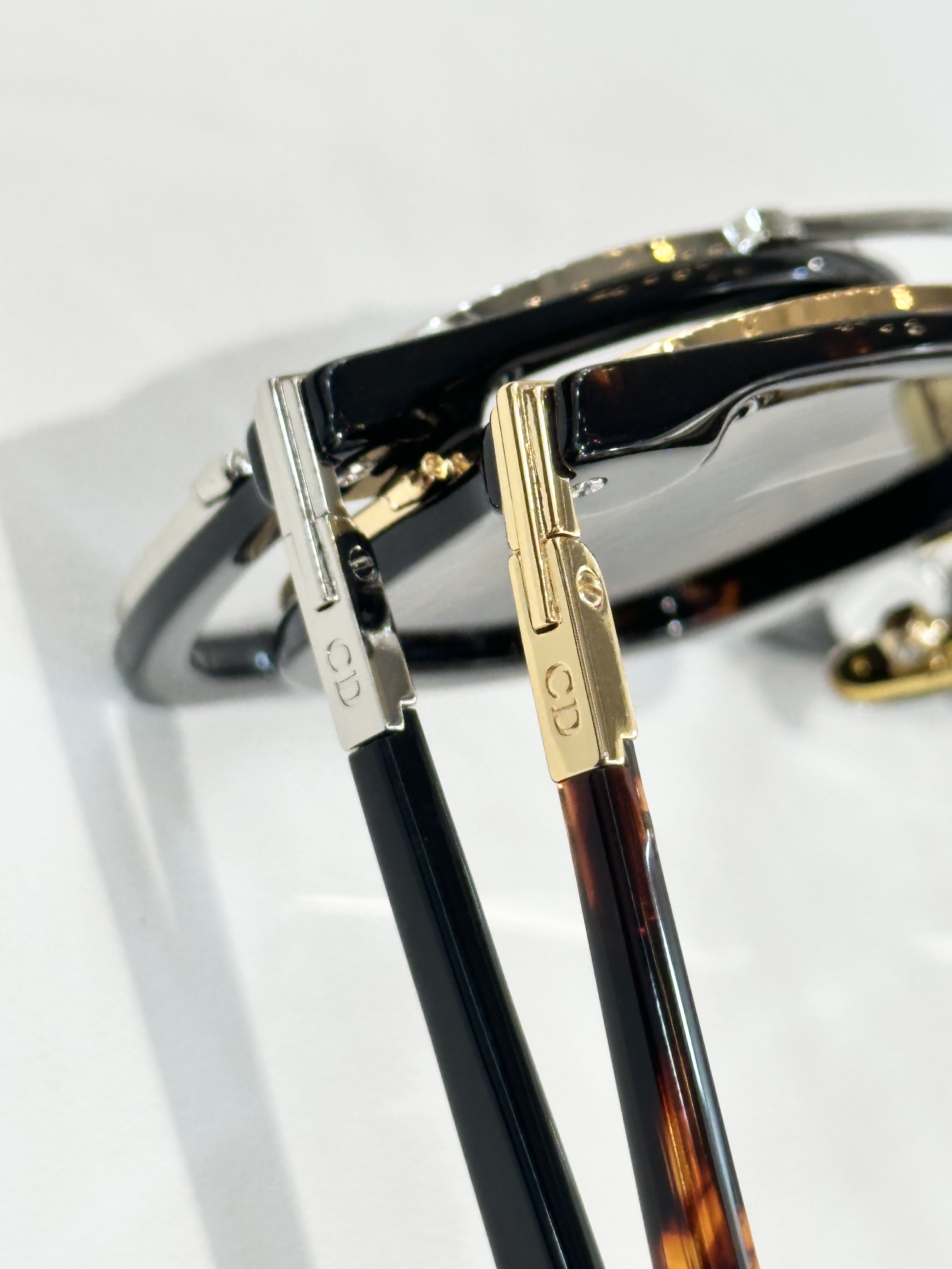  DIOR
MOD：DiorBlackSuitS14F
Size：50口22 145
