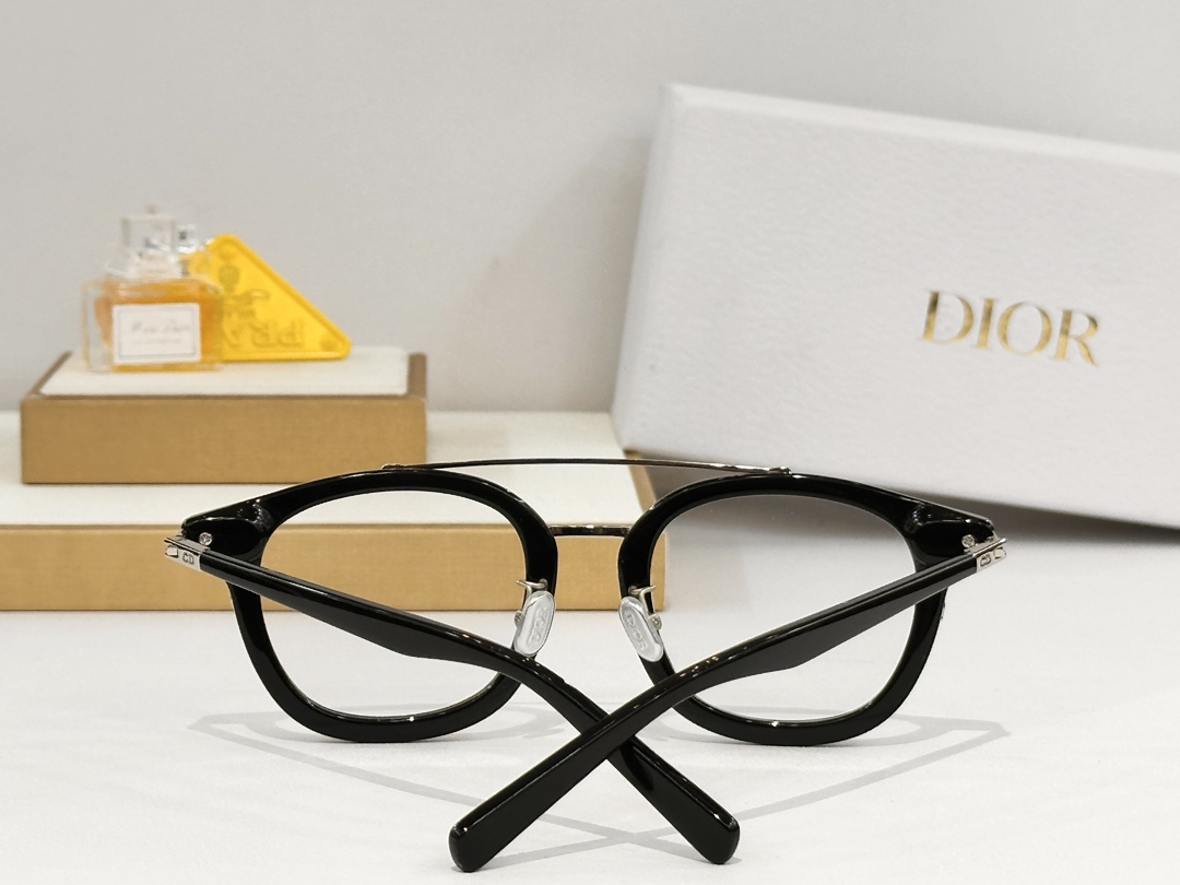  DIOR
MOD：DiorBlackSuitS14F
Size：50口22 145
