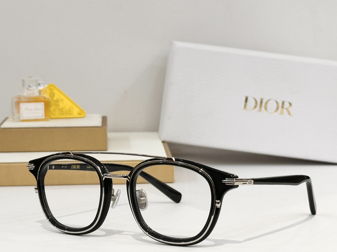  DIOR
MOD：DiorBlackSuitS14F
Size：50口22 145
