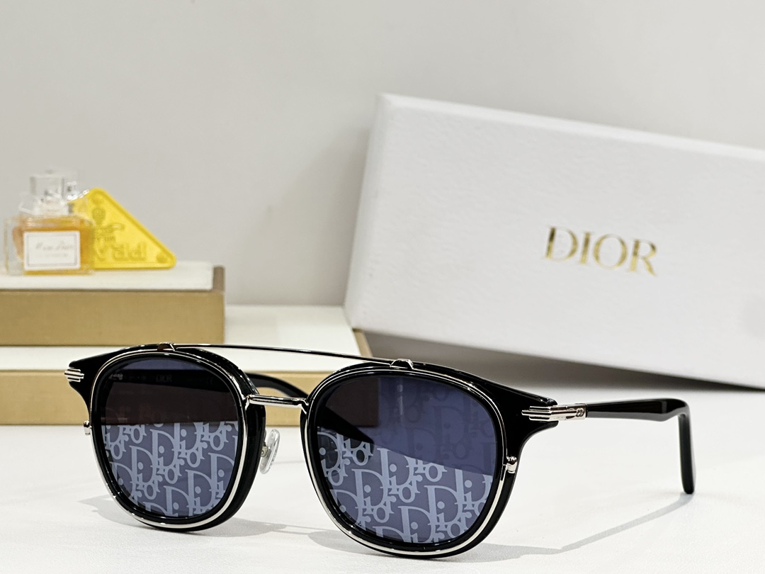  DIOR
MOD：DiorBlackSuitS14F
Size：50口22 145
