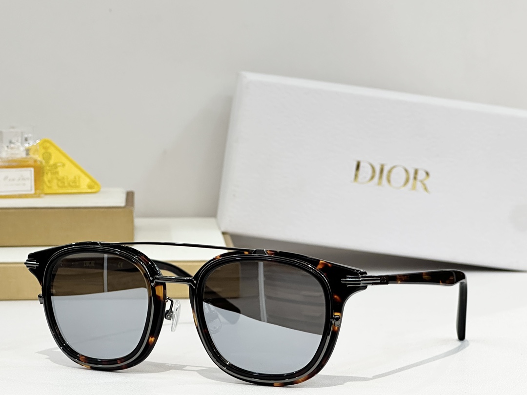  DIOR
MOD：DiorBlackSuitS14F
Size：50口22 145
