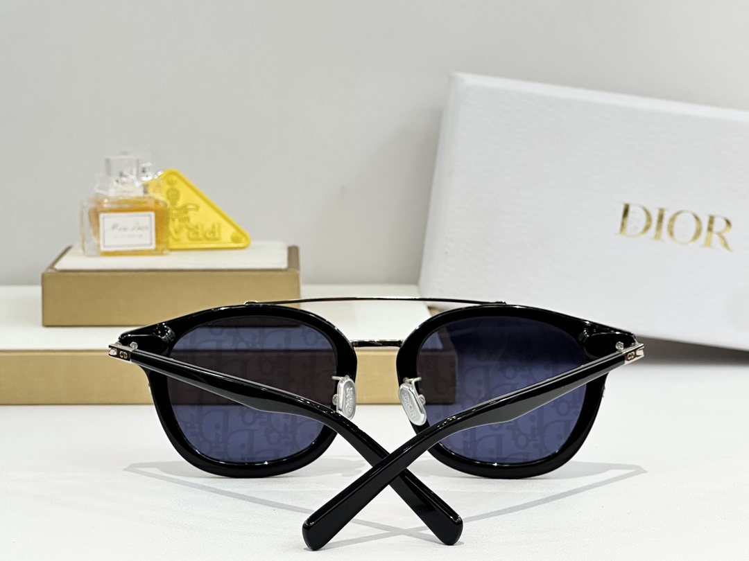  DIOR
MOD：DiorBlackSuitS14F
Size：50口22 145
