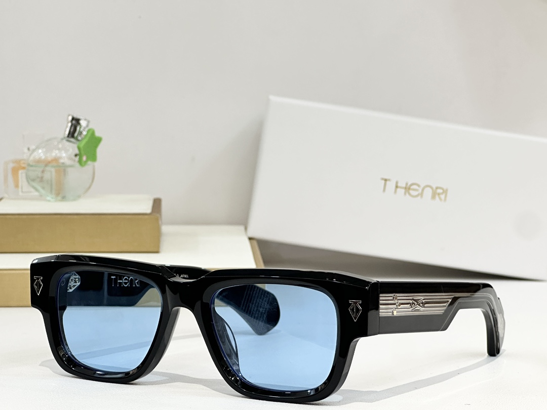 THENRI
Photochroromic
MODELTAYCAN
SIZE 52口20-146
墨镜
