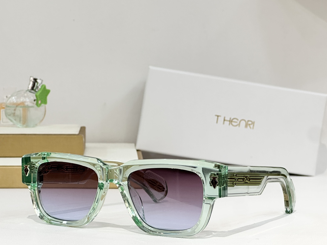 THENRI
Photochroromic
MODELTAYCAN
SIZE 52口20-146
墨镜

