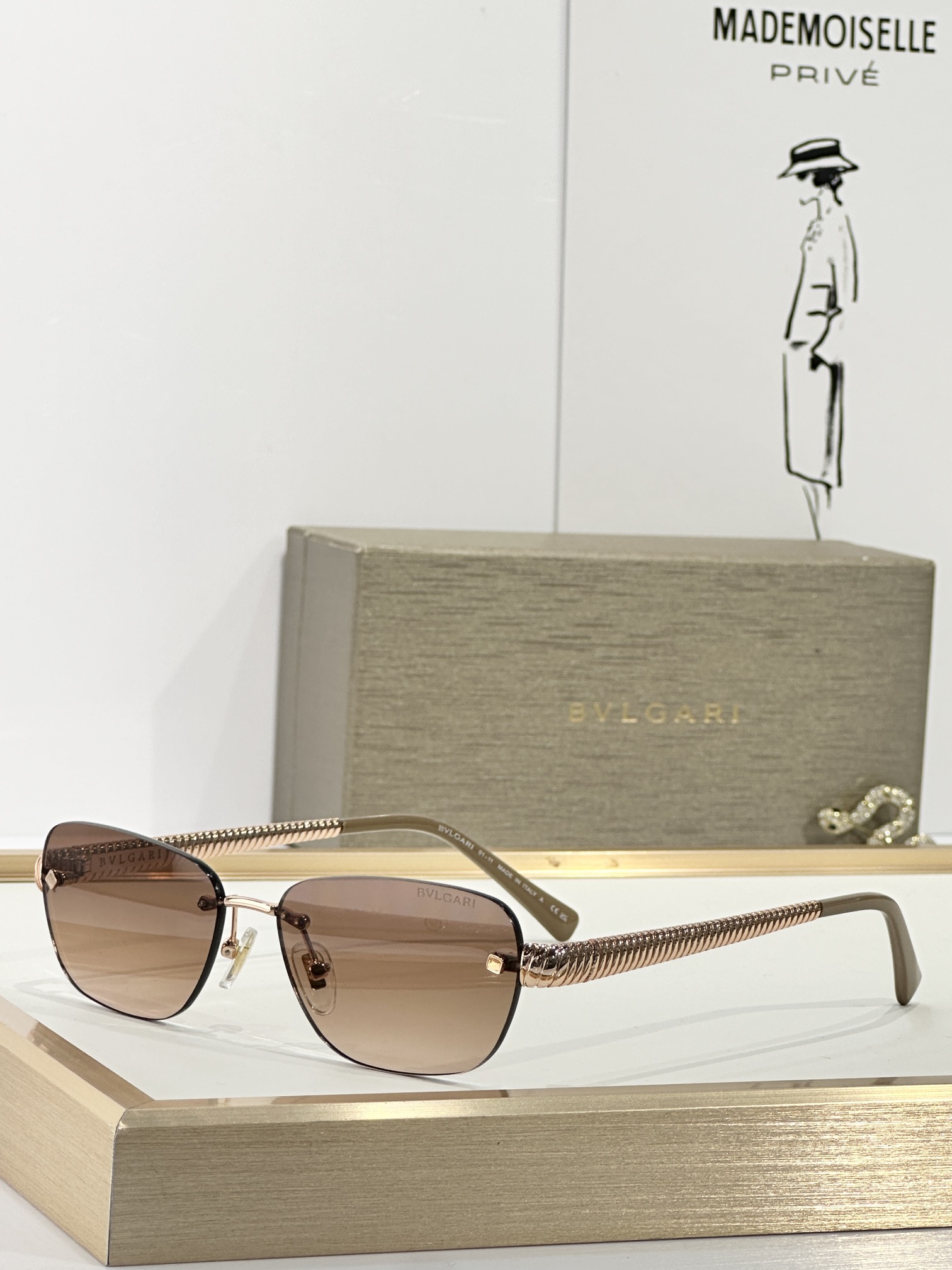  BVLGARI
MOD：BV40057U
Size：55口15-140

