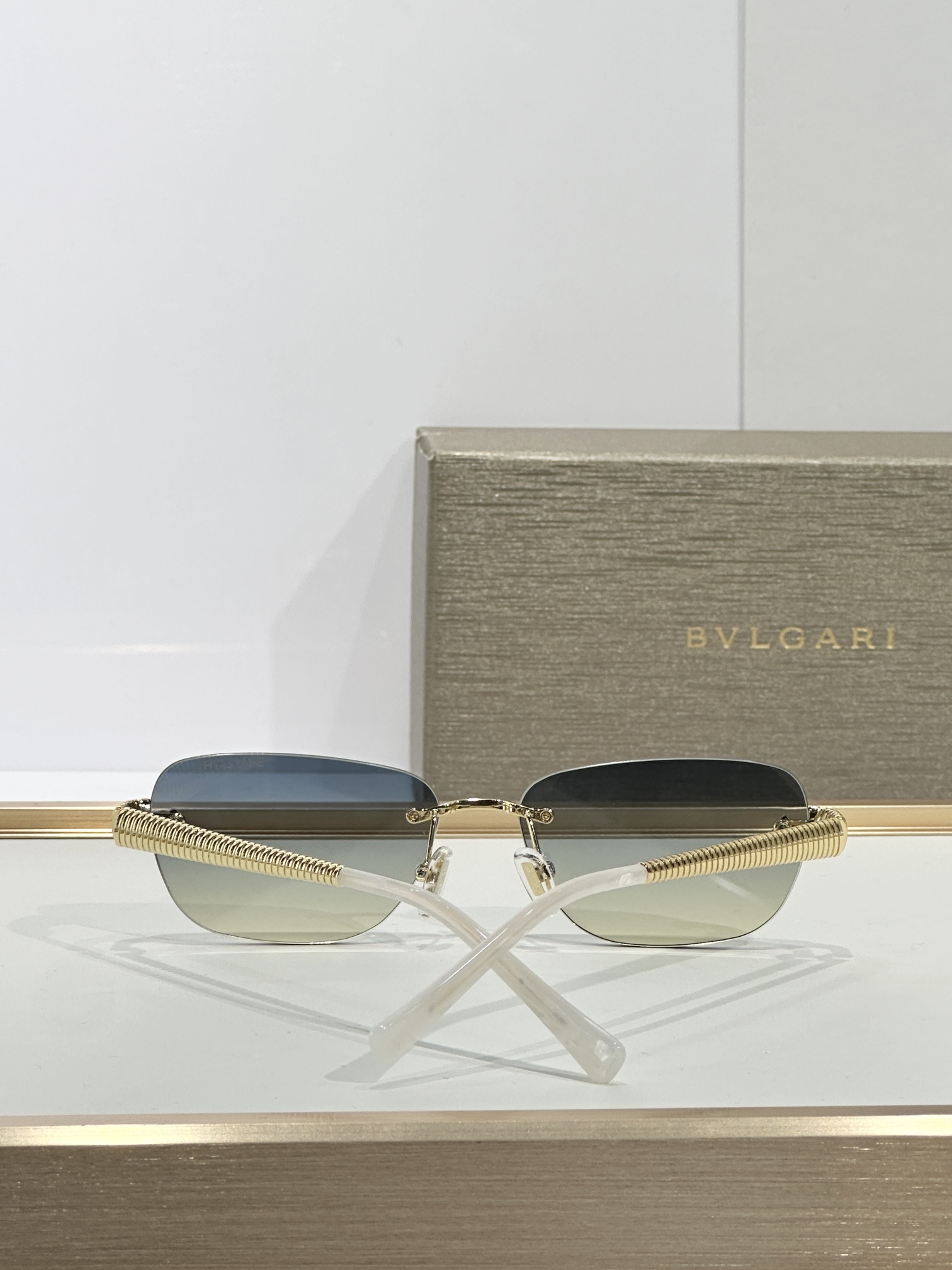  BVLGARI
MOD：BV40057U
Size：55口15-140
