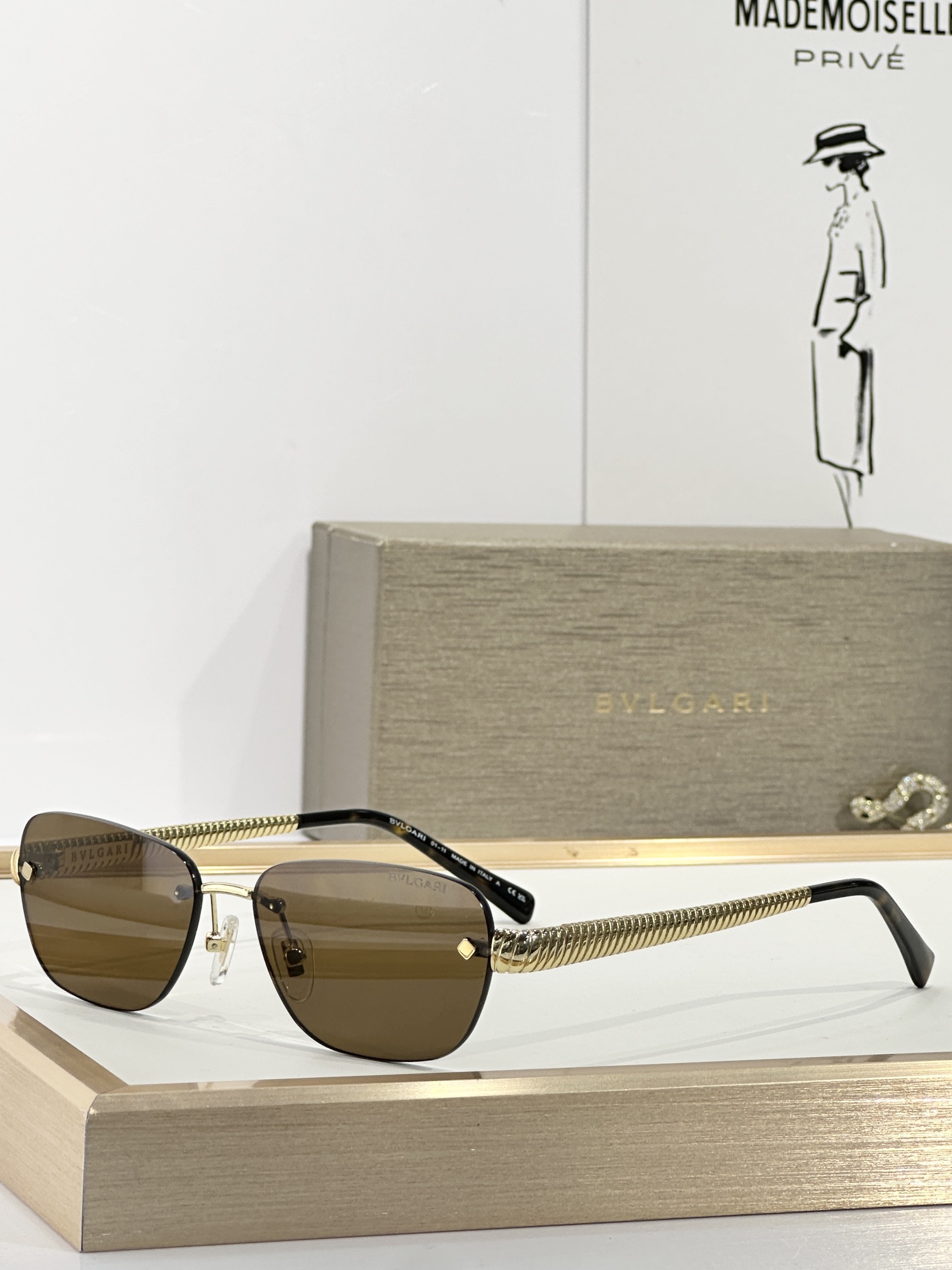  BVLGARI
MOD：BV40057U
Size：55口15-140
