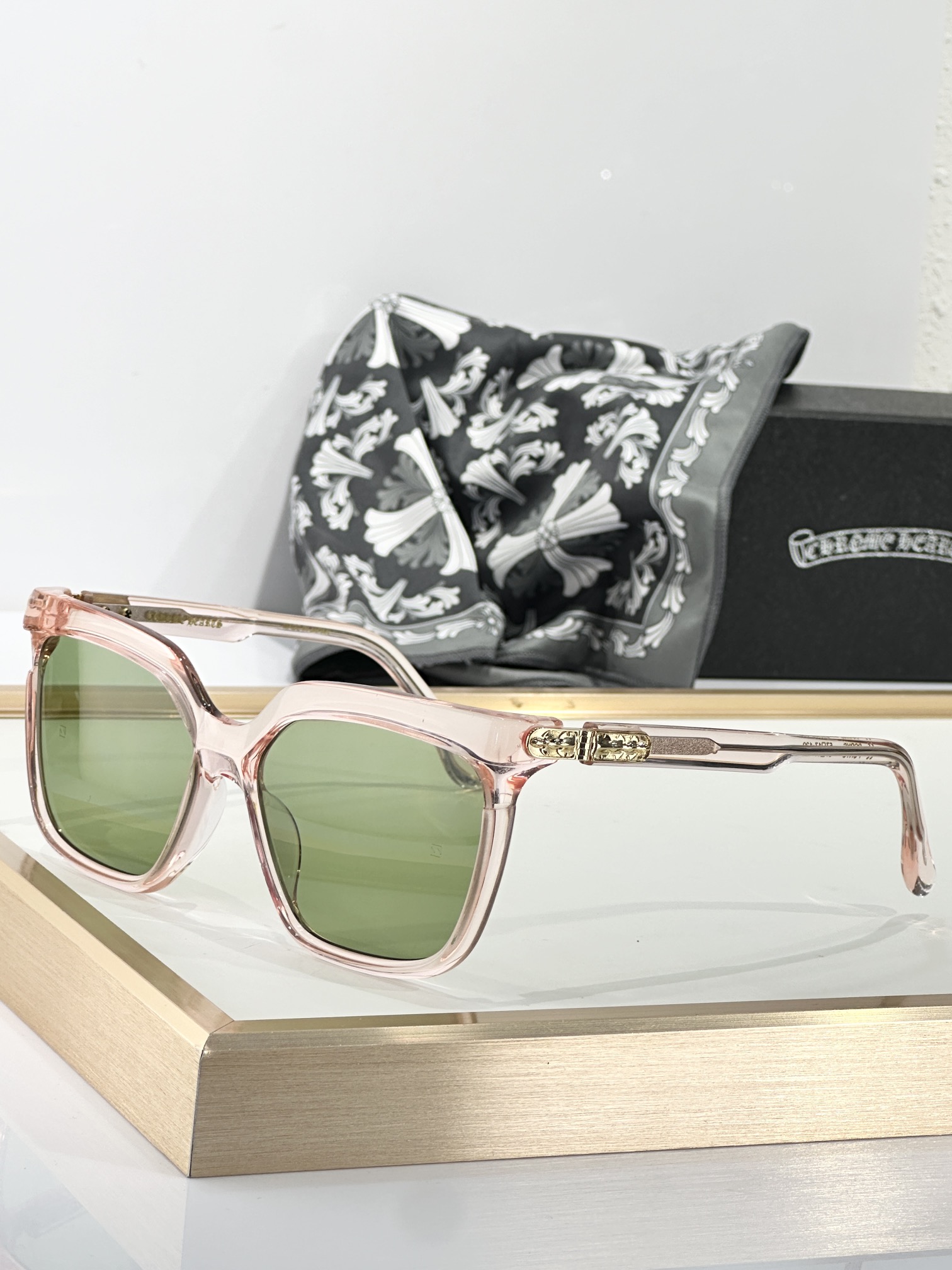  Chrome Hearts
MODELWTCRYS
SIZE：57口17-129
