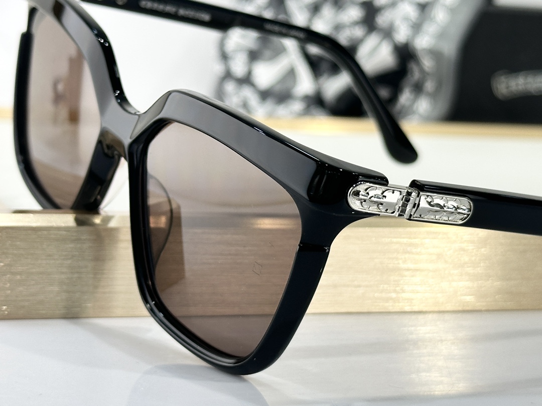  Chrome Hearts
MODELWTCRYS
SIZE：57口17-129
