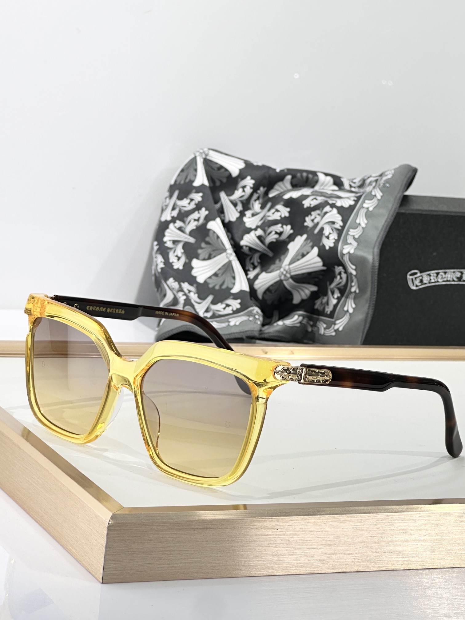  Chrome Hearts
MODELWTCRYS
SIZE：57口17-129

