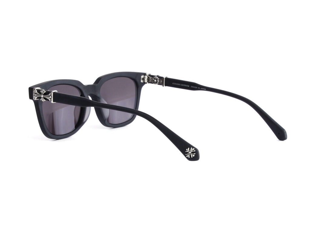  Chrome Hearts
MODELCOX UCKER
SIZE：52口19-153

