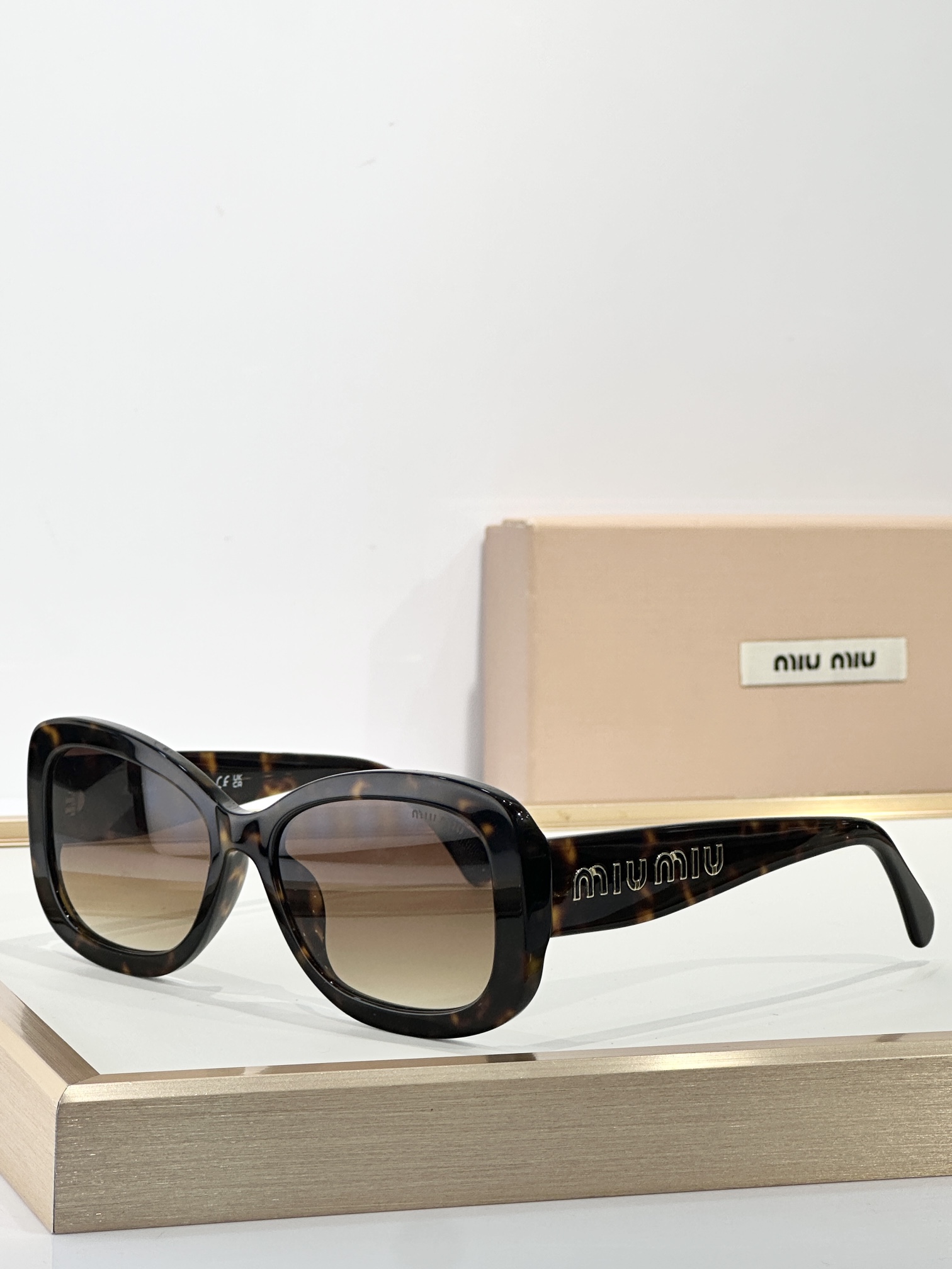  MIU MI*
MODELSMU 084Z
SIZE：55口18-135
