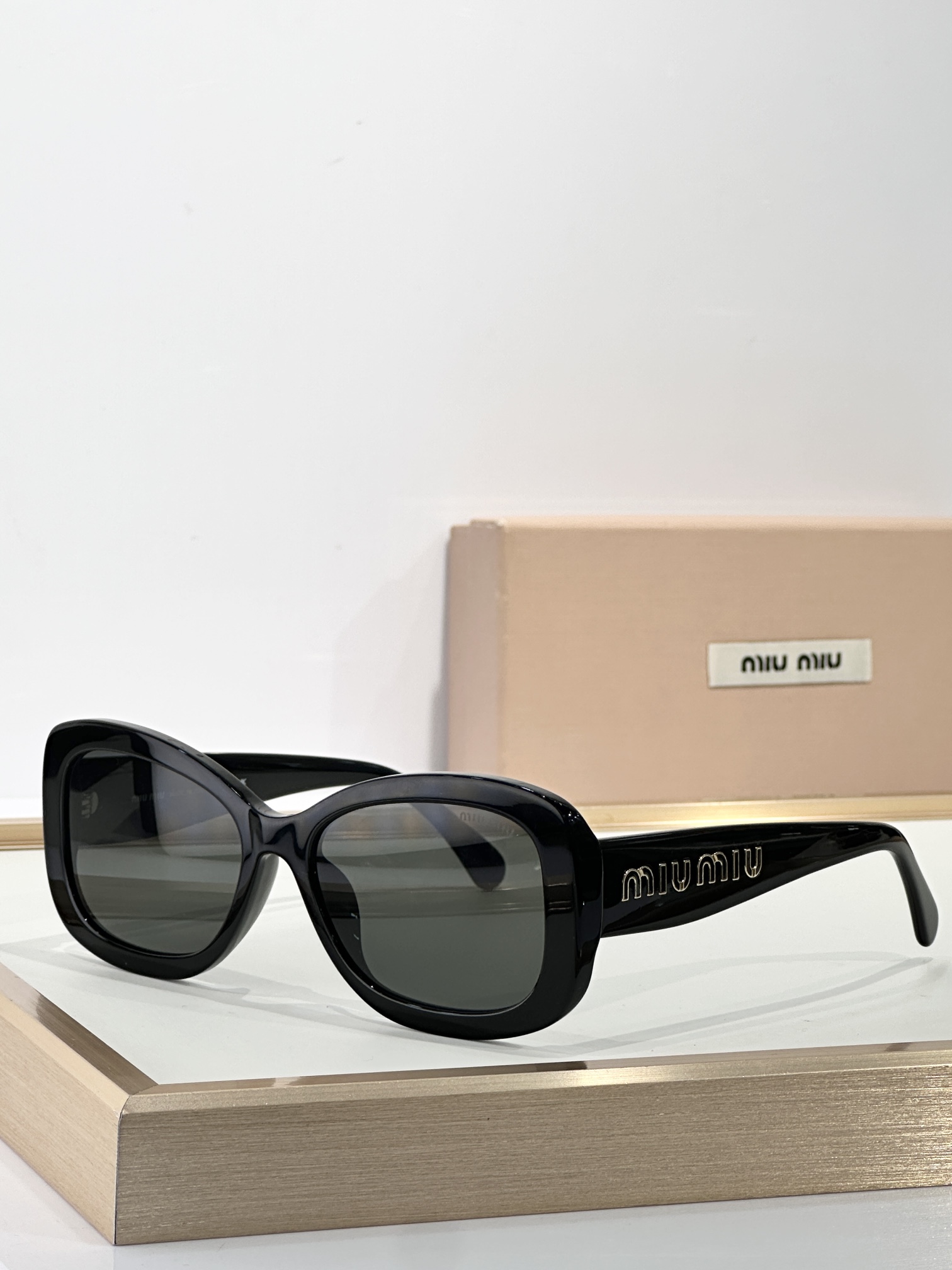  MIU MI*
MODELSMU 084Z
SIZE：55口18-135

