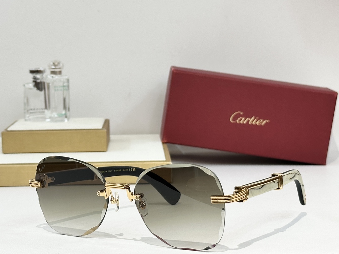  Cartier
MOD：CT0520S
Size：60口19 145

