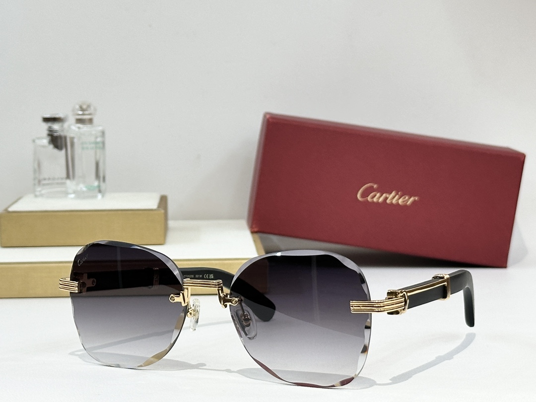 Cartier
MOD：CT0520S
Size：60口19 145

