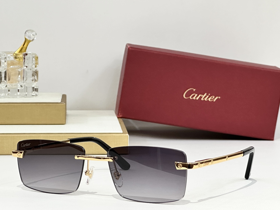Cartier
MODCT0167O
Size57-18-145
 
变色：