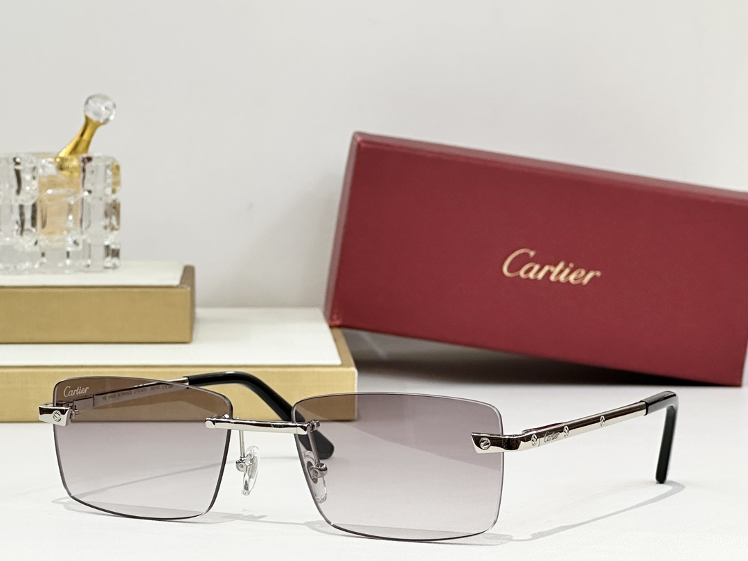 Cartier
MODCT0167O
Size57-18-145
 
变色：
