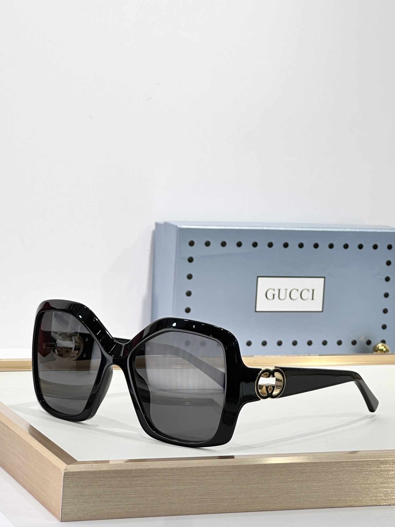  GUCC*
MODEL：GG2015S
SIZE：57口16-145
