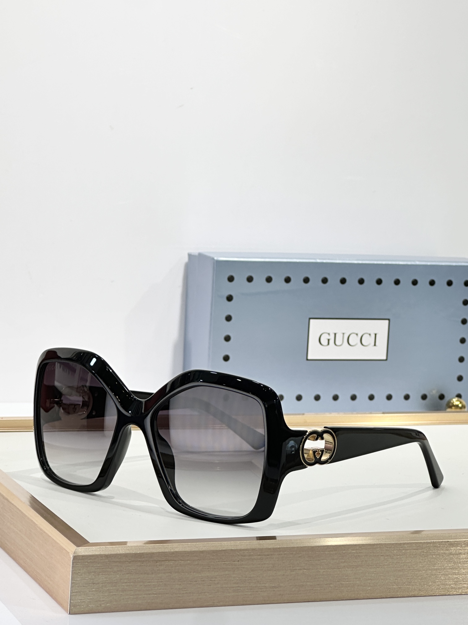  GUCC*
MODEL：GG2015S
SIZE：57口16-145
