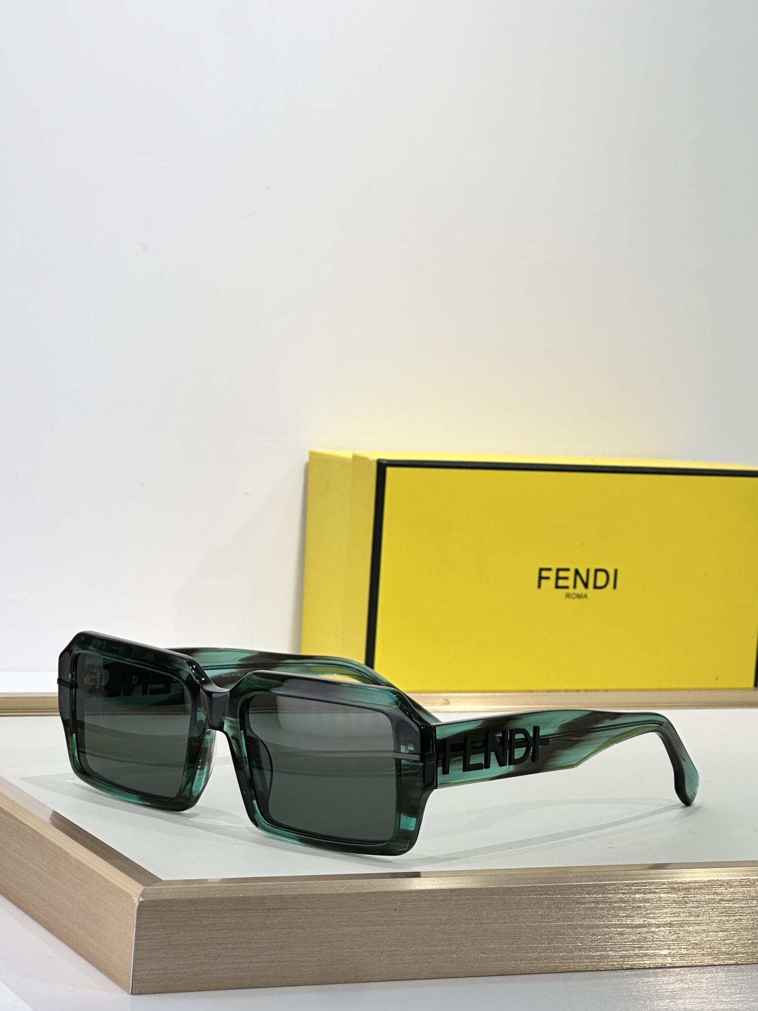  FENDI
MODEL FE40073U
SIZE54口18-145
