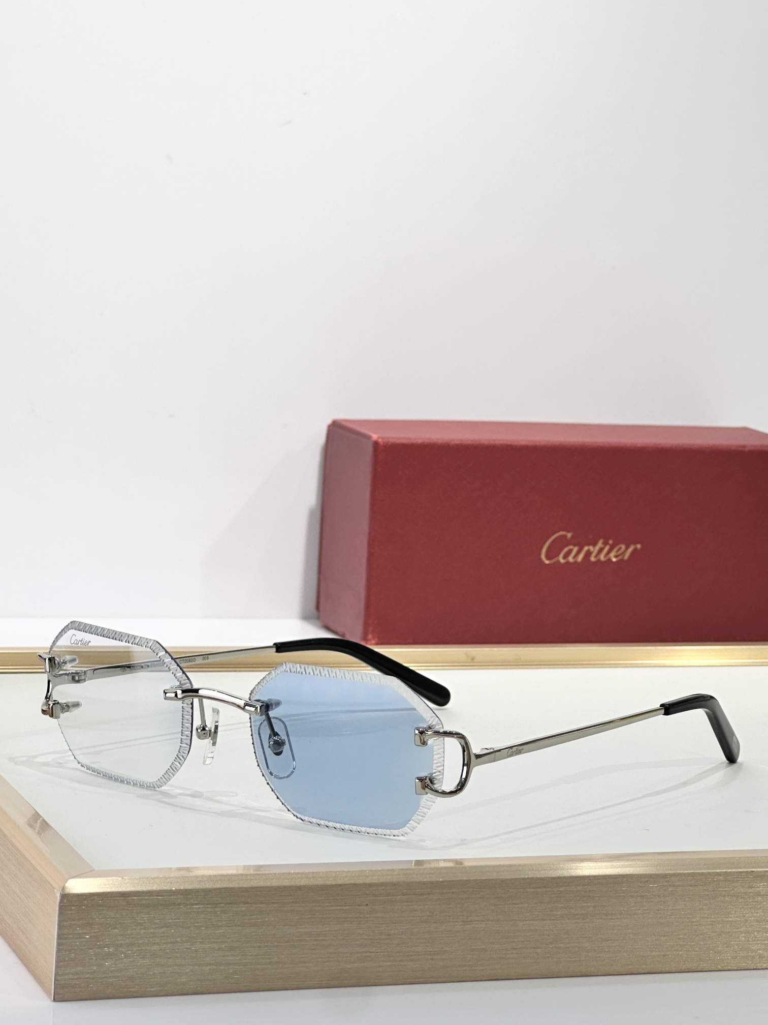  Cartie*
MODEL：CT0092O
SIZE：55口18-135
