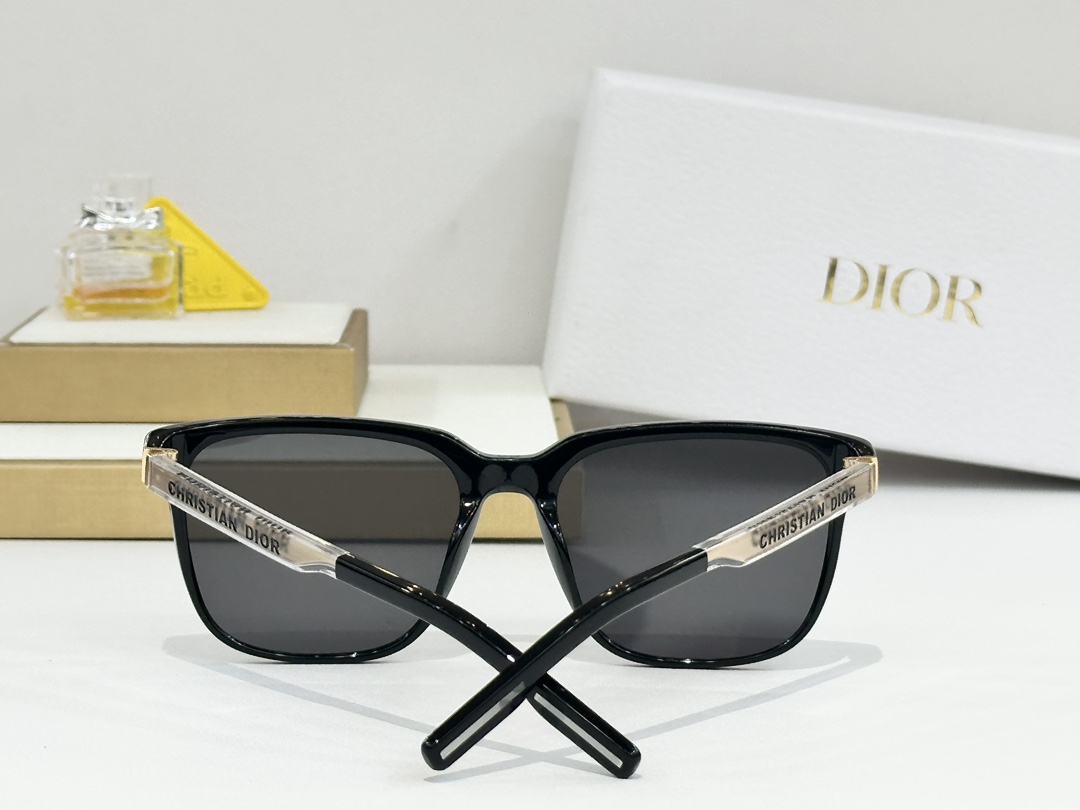  DIOR
MOD：DiorTag SU
Size：54口19 145
