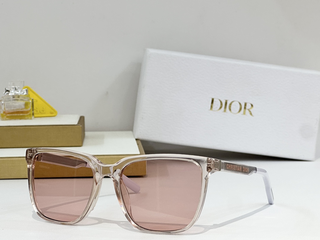  DIOR
MOD：DiorTag SU
Size：54口19 145
