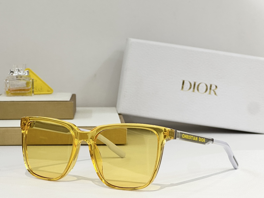  DIOR
MOD：DiorTag SU
Size：54口19 145

