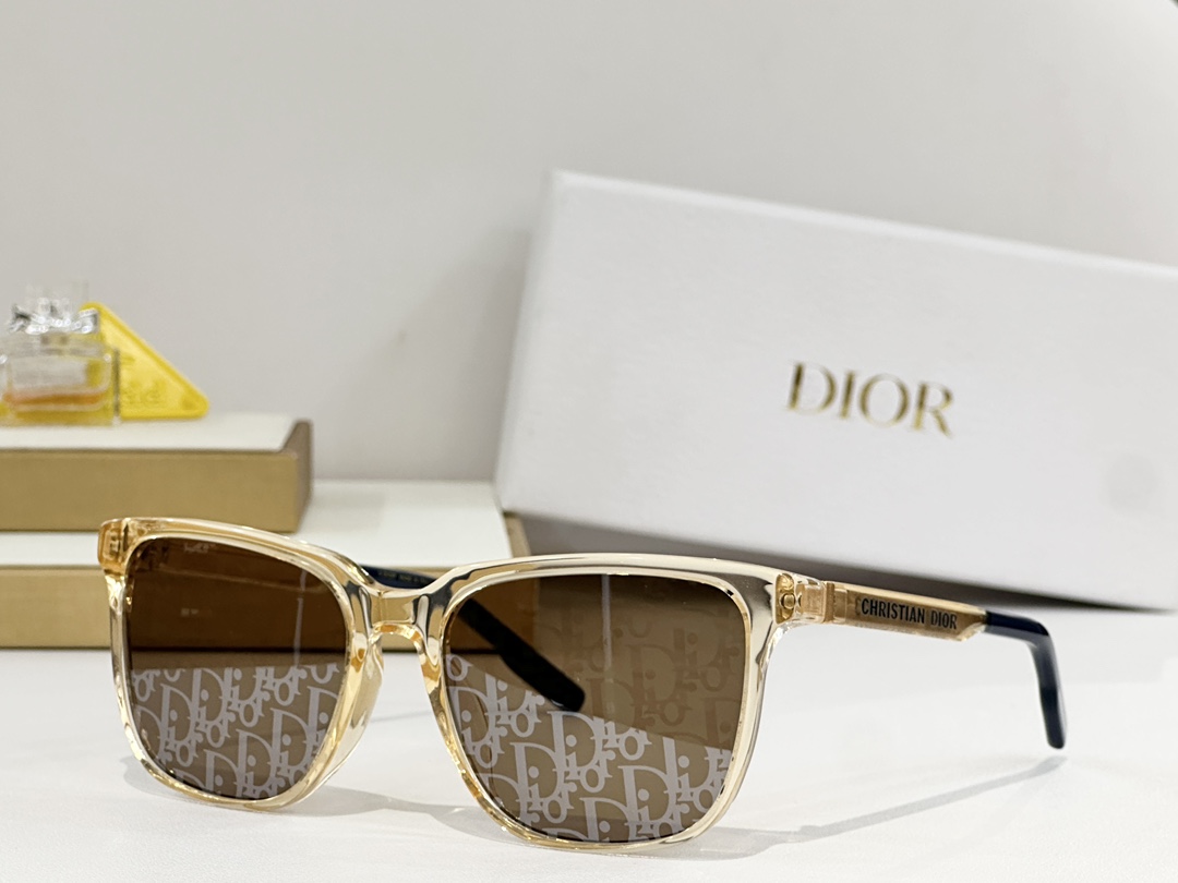  DIOR
MOD：DiorTag SU
Size：54口19 145


