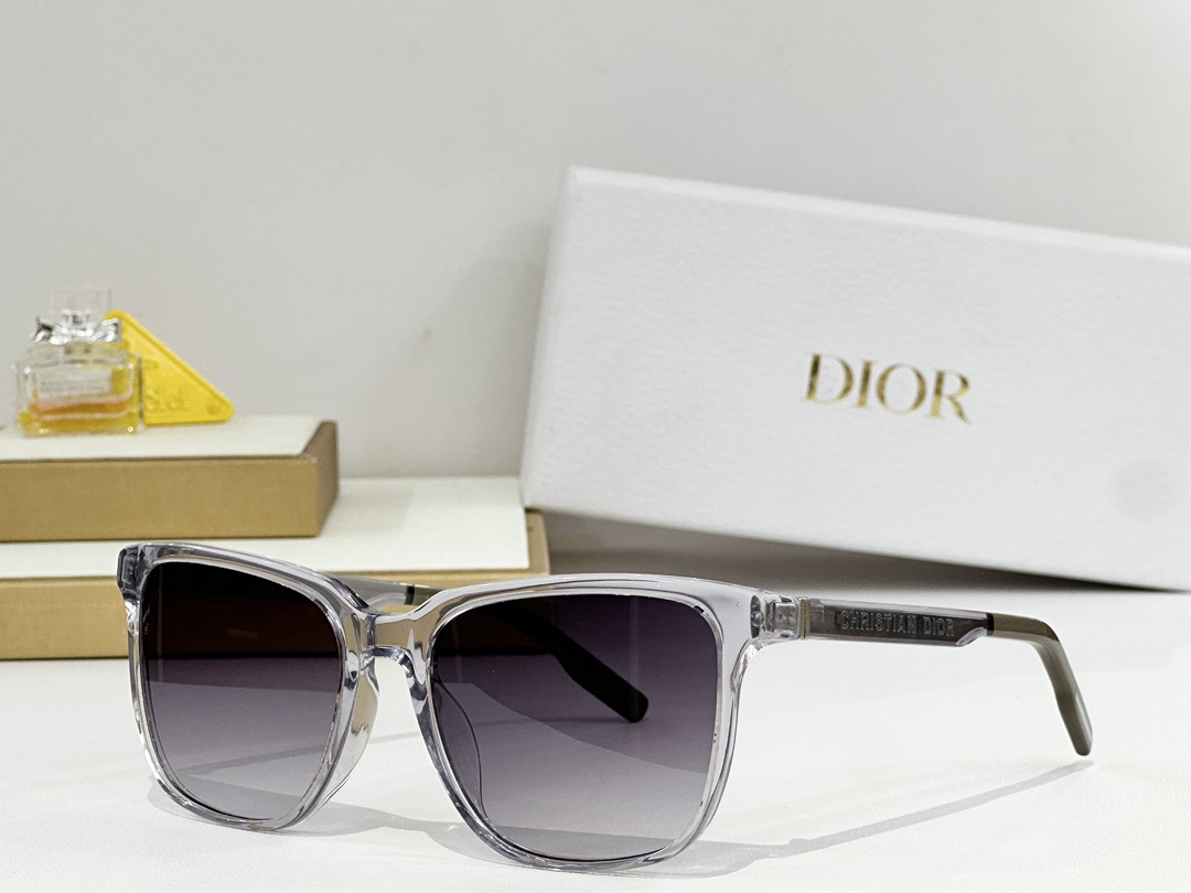  DIOR
MOD：DiorTag SU
Size：54口19 145

