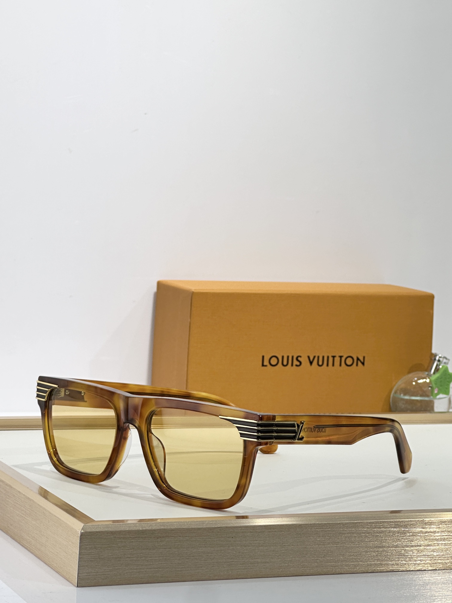  LOUIS VUITTO*
MODEL：Z2845U
SIZE：57口19-150
