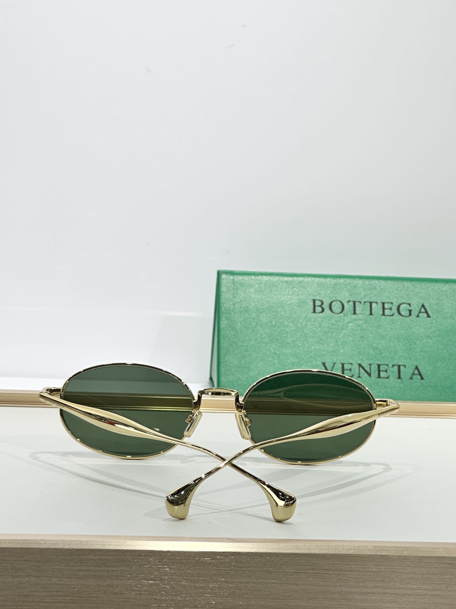 BOTTEGA VENET*
MODEL：BV1398S
SIZE56口19-145

变色：