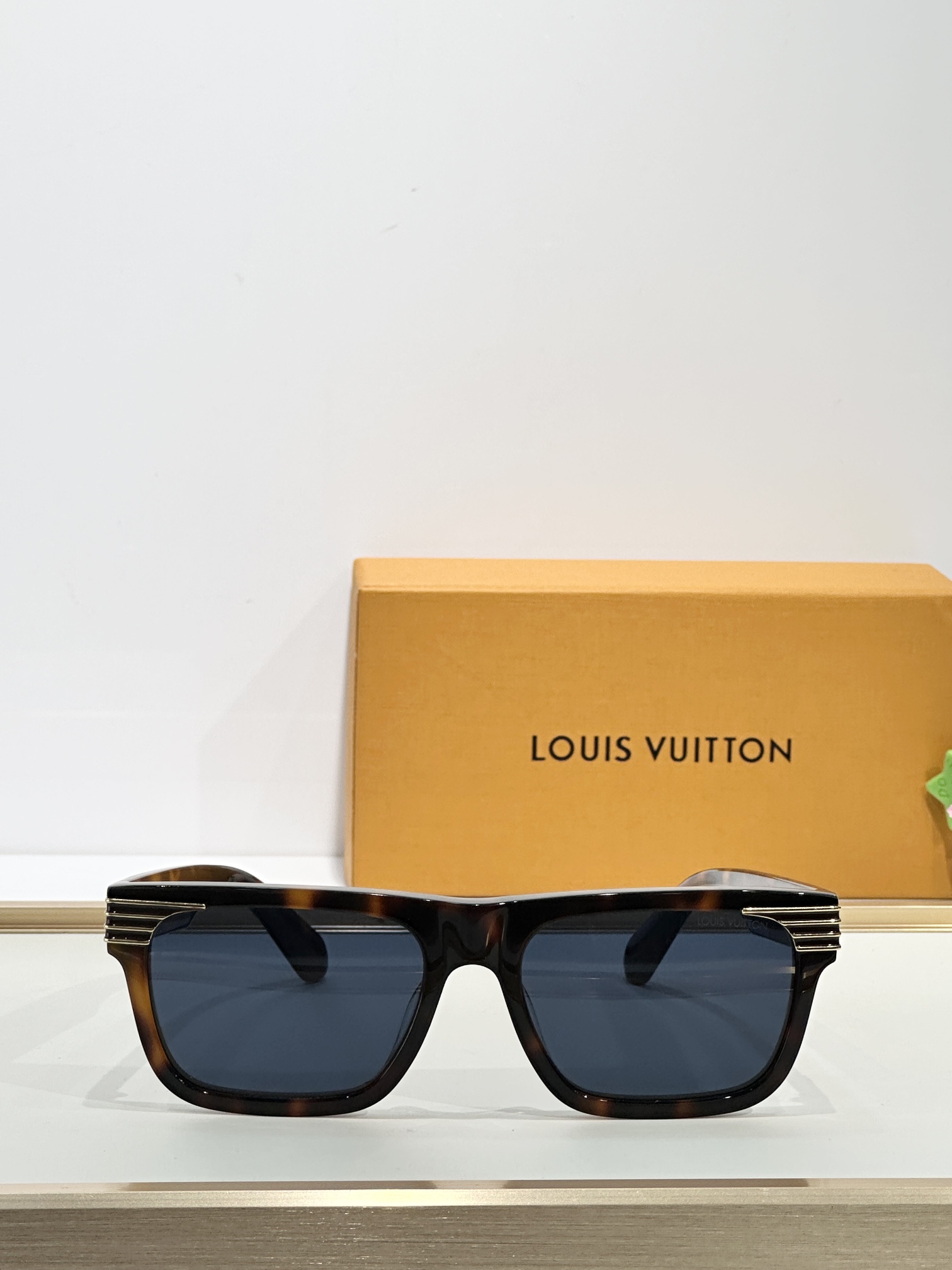 LOUIS VUITTO*
MODEL：Z2845U
SIZE：57口19-150

