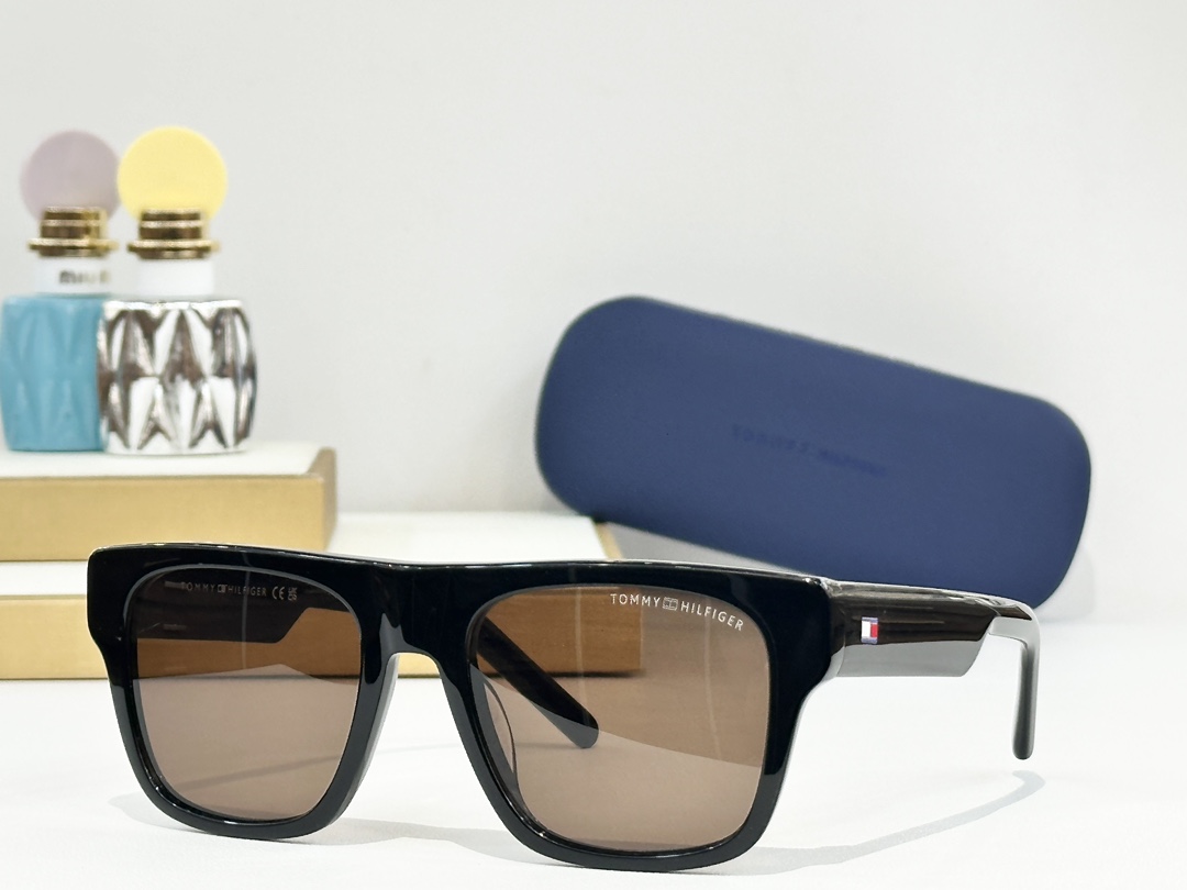  TOMMY HILFIGER
MOD：TH1976/S
Size：52口19 145
