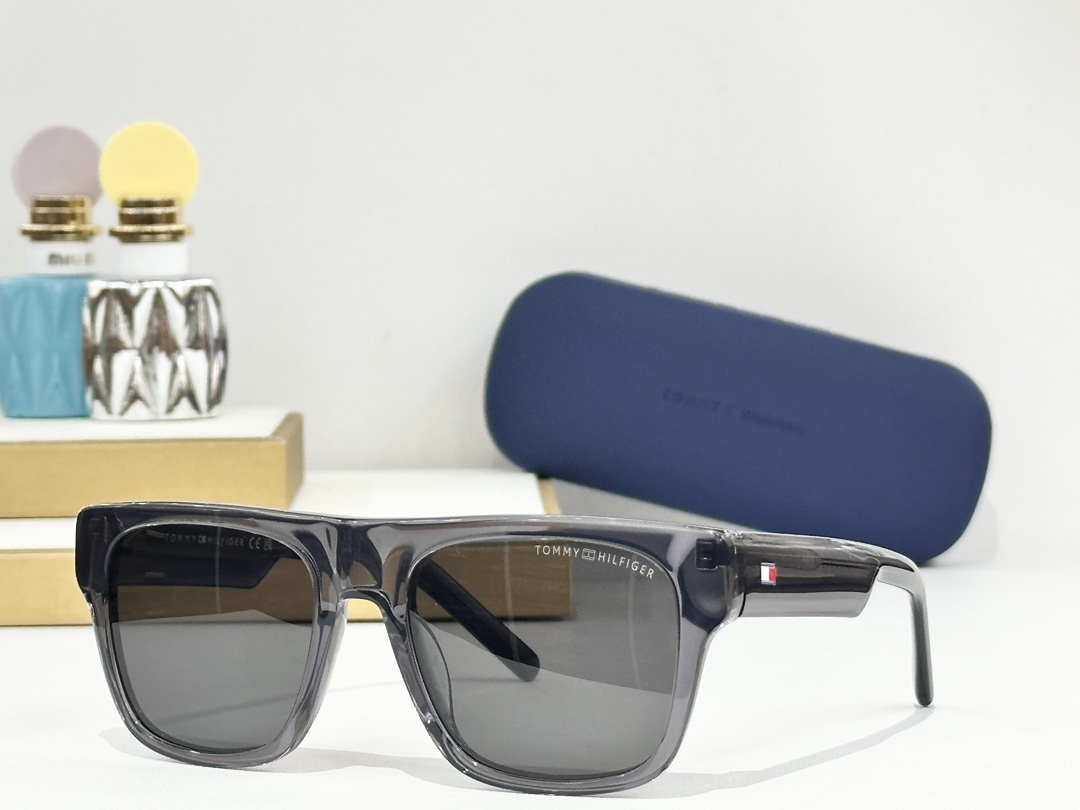  TOMMY HILFIGER
MOD：TH1976/S
Size：52口19 145
