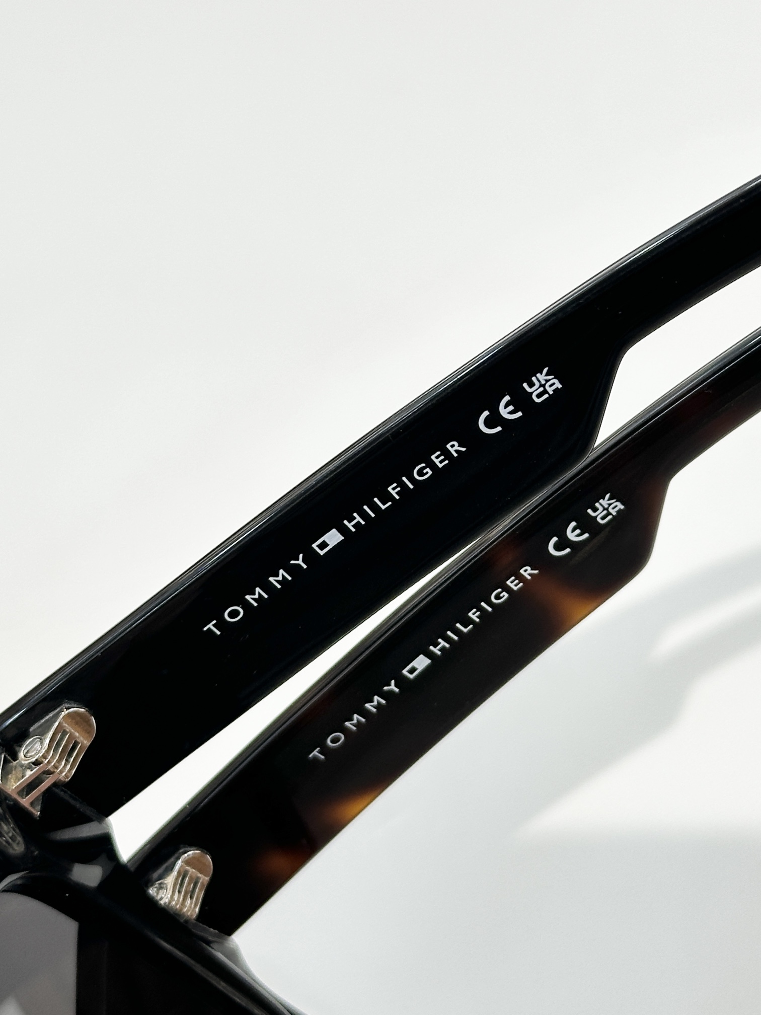  TOMMY HILFIGER
MOD：TH1976/S
Size：52口19 145

