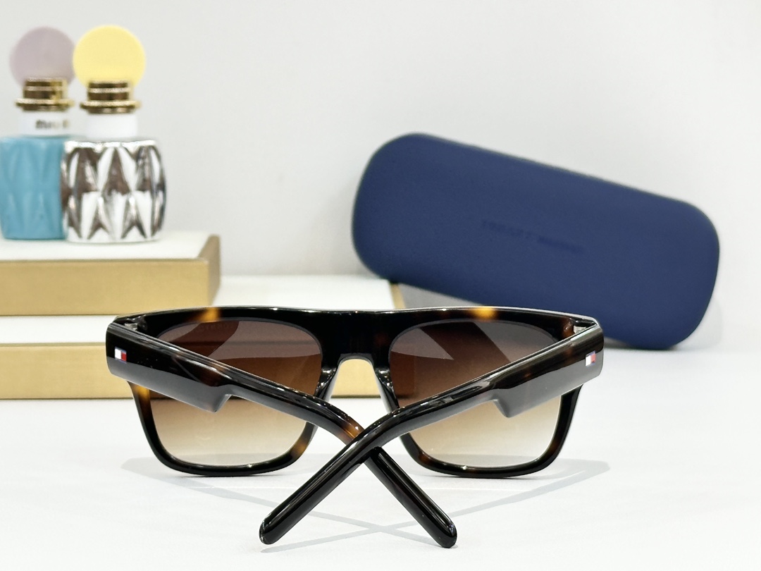  TOMMY HILFIGER
MOD：TH1976/S
Size：52口19 145
