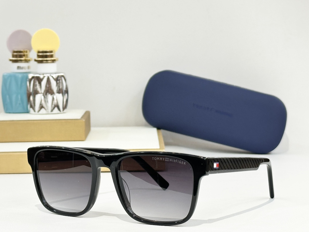  TOMMY HILFIGER
MOD：TH2144/S
Size：54口19 145
