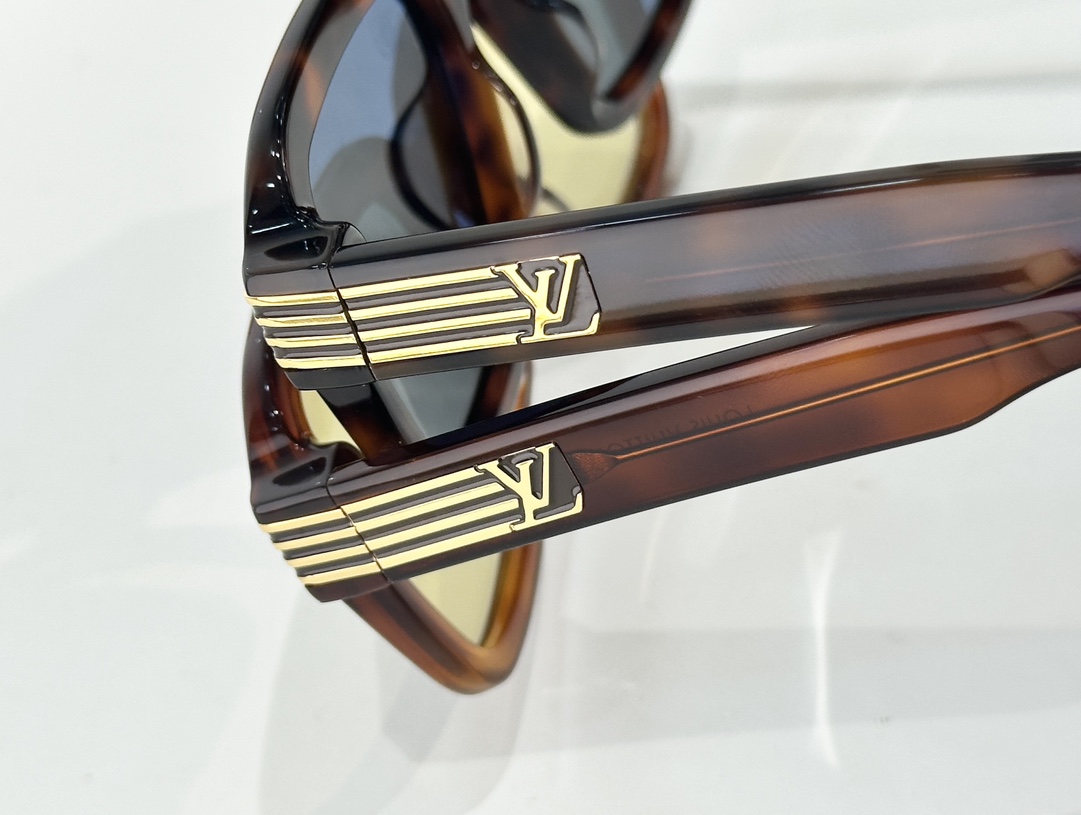  LOUIS VUITTO*
MODEL：Z2739U
SIZE：55口19-150
