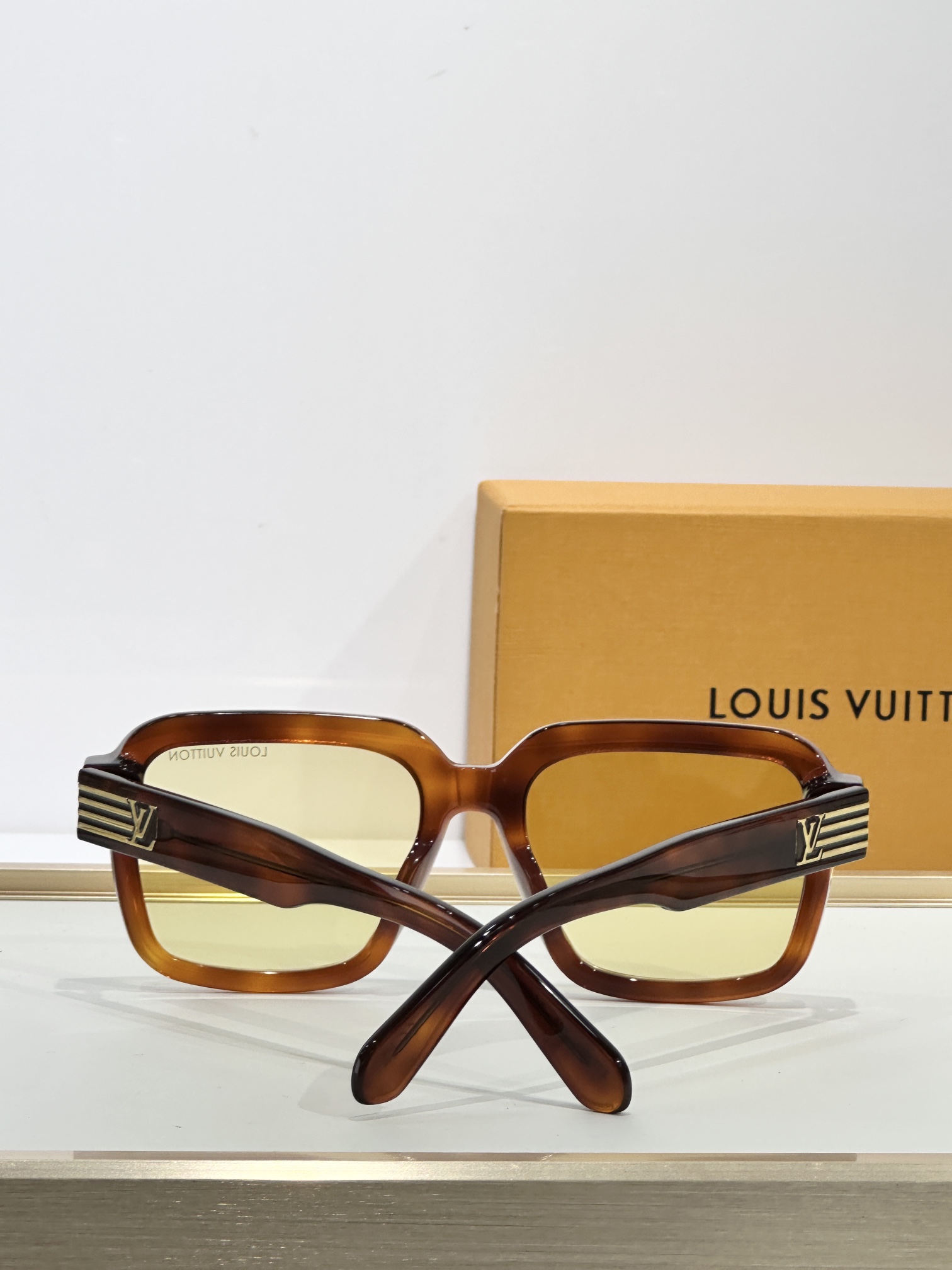  LOUIS VUITTO*
MODEL：Z2739U
SIZE：55口19-150
