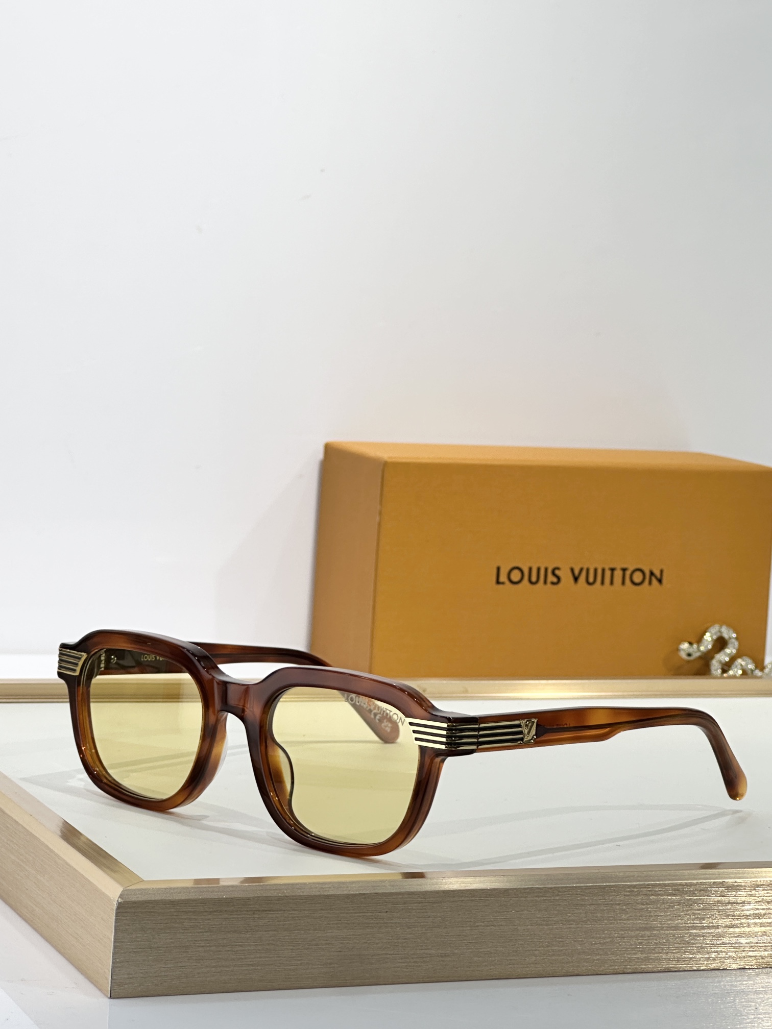  LOUIS VUITTO*
MODEL：Z2889
SIZE：52口21-140
