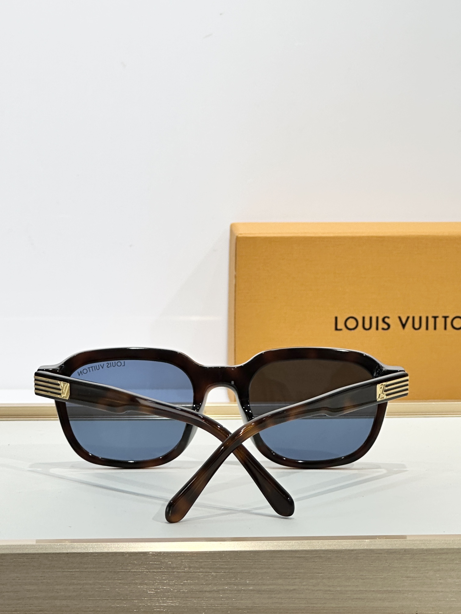  LOUIS VUITTO*
MODEL：Z2889
SIZE：52口21-140
