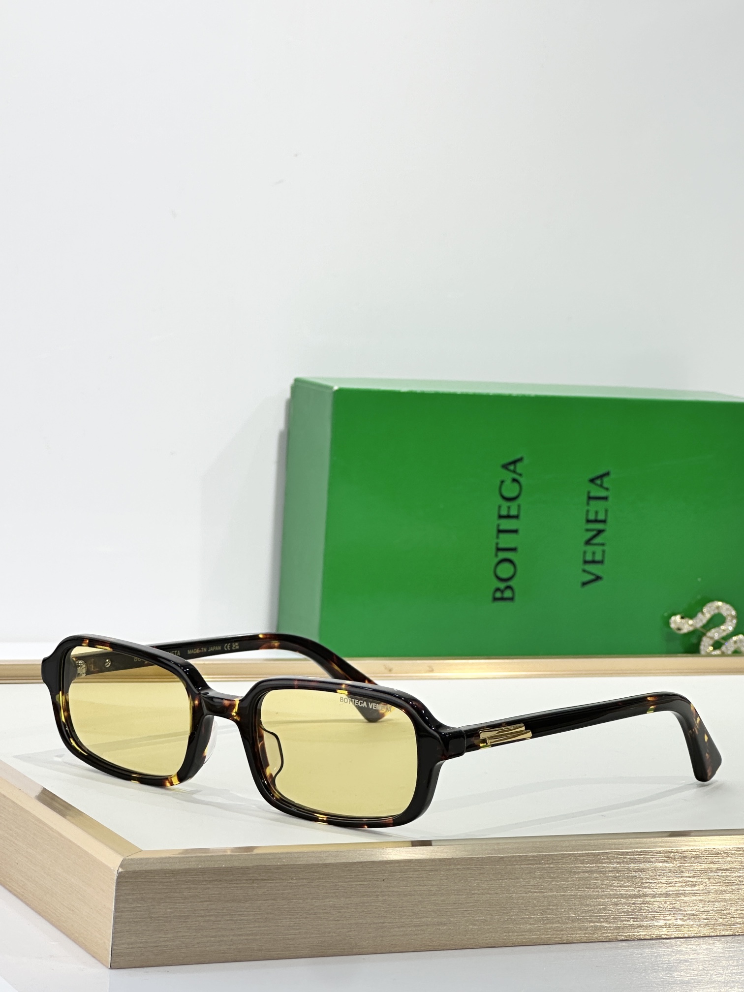  BOTTEGA VENETA
MOD：BV1488S
Size：54口22-140
