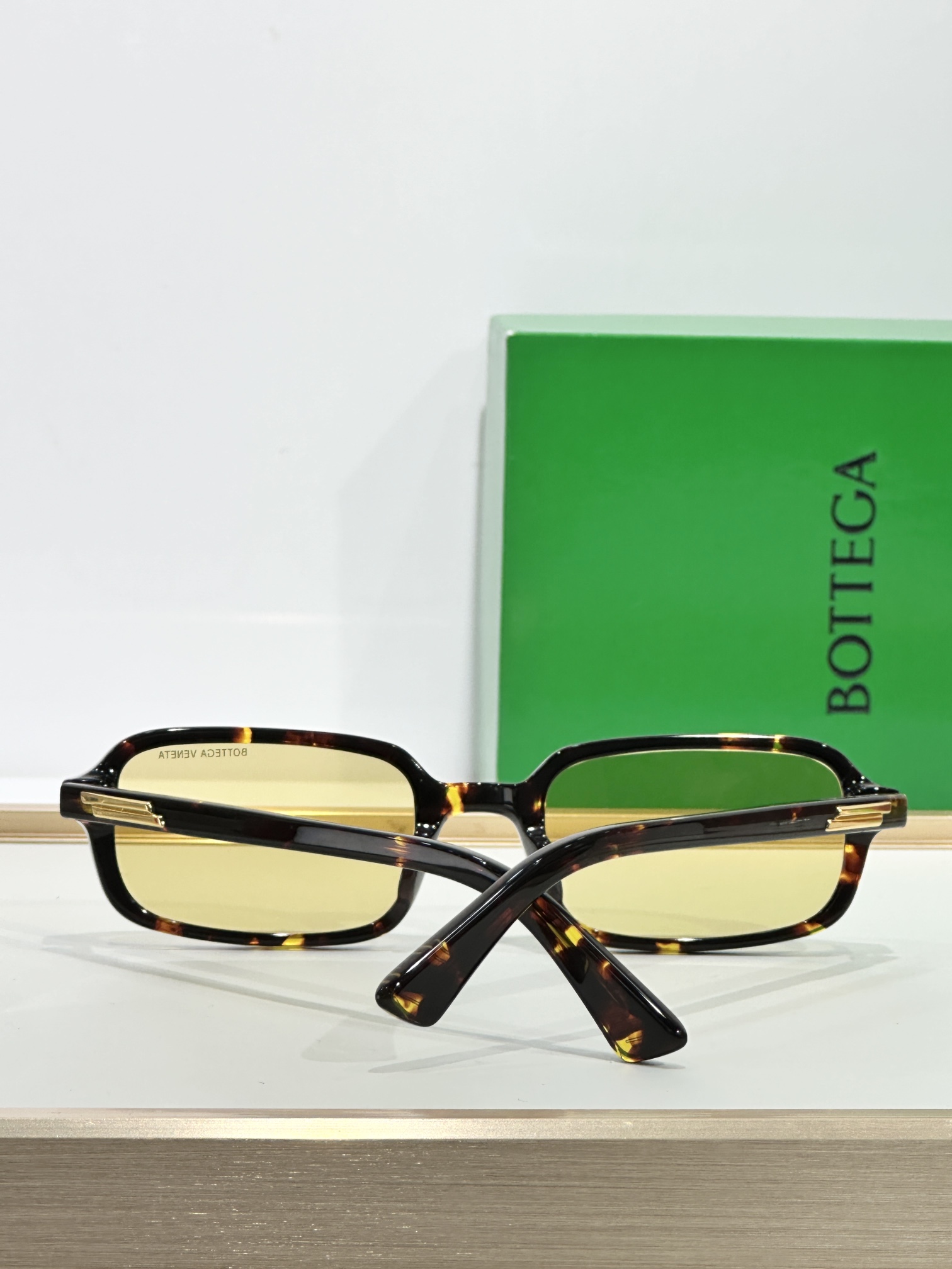  BOTTEGA VENETA
MOD：BV1488S
Size：54口22-140

