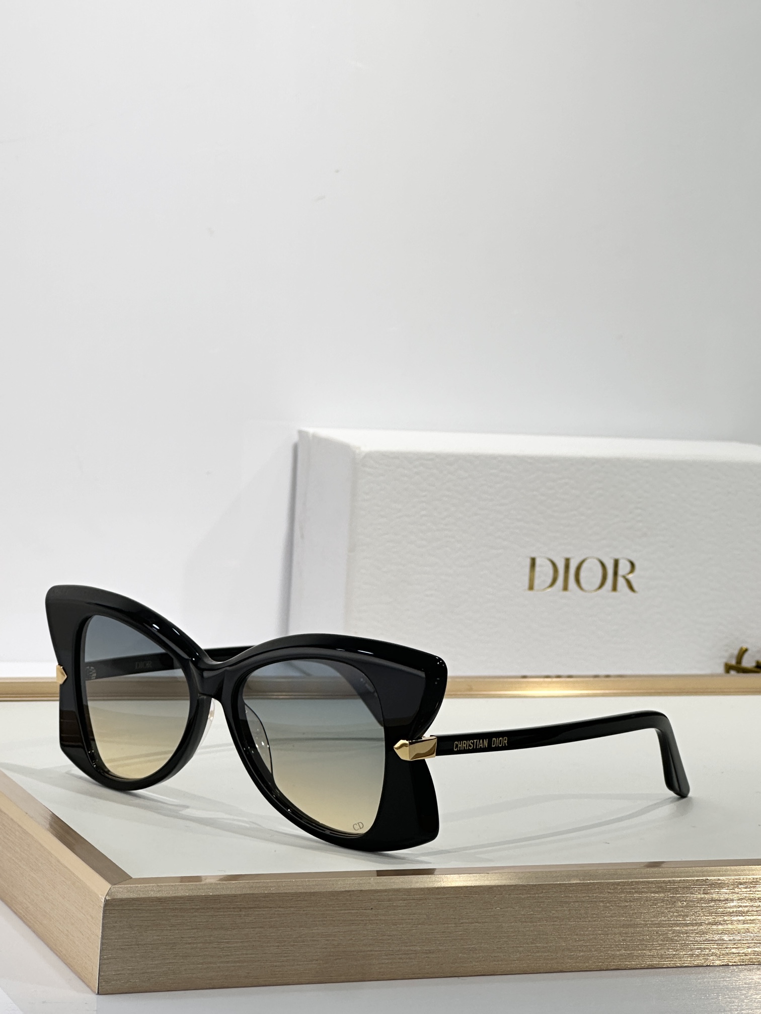  DIOR
MOD：DiorButterfly S11
Size：51口16 145
