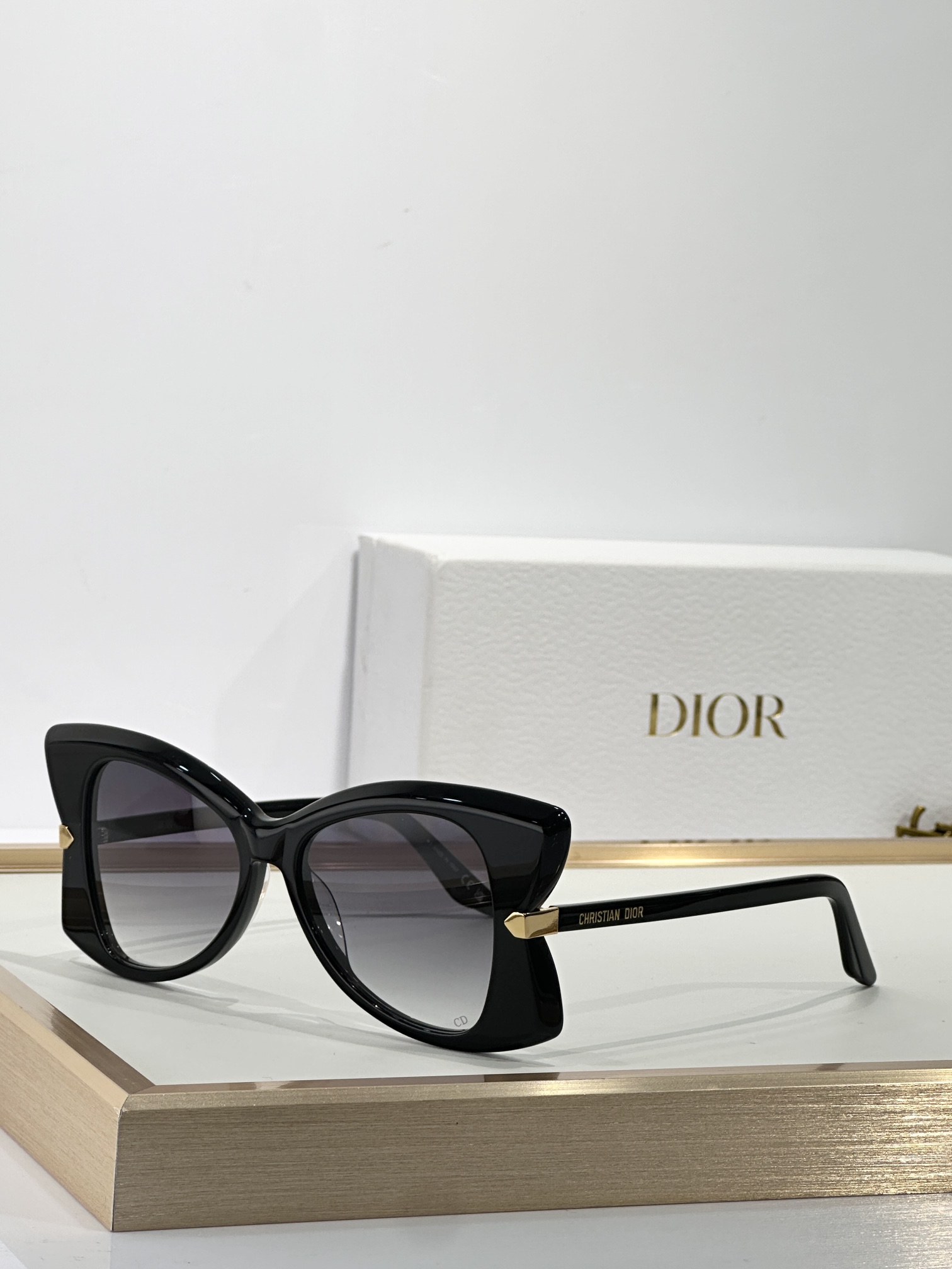  DIOR
MOD：DiorButterfly S11
Size：51口16 145
