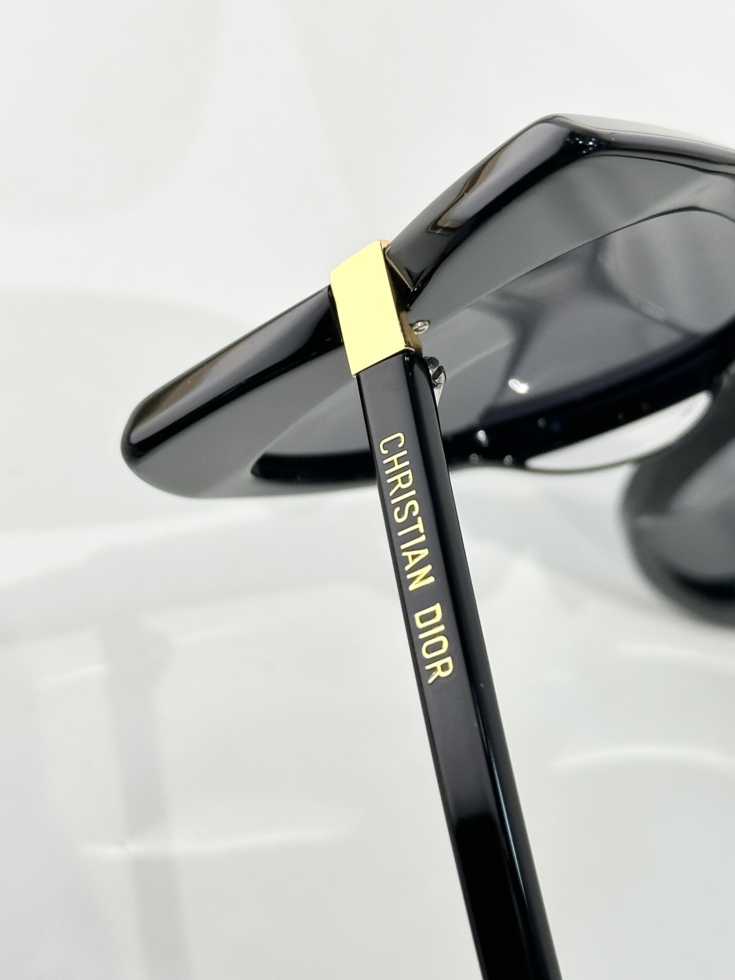  DIOR
MOD：DiorButterfly S11
Size：51口16 145
