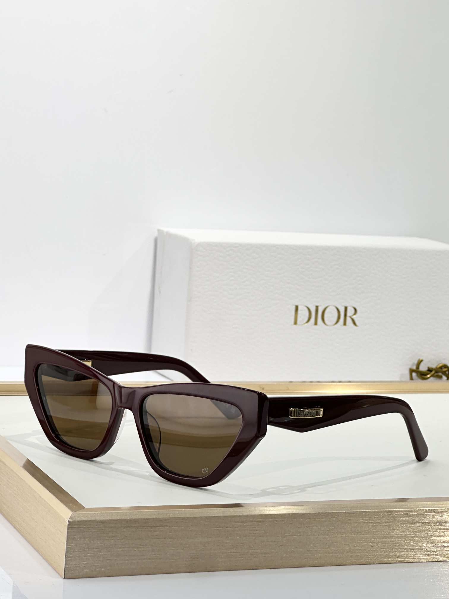  DIOR
MOD：CDiorB6l
Size：56口16 140

